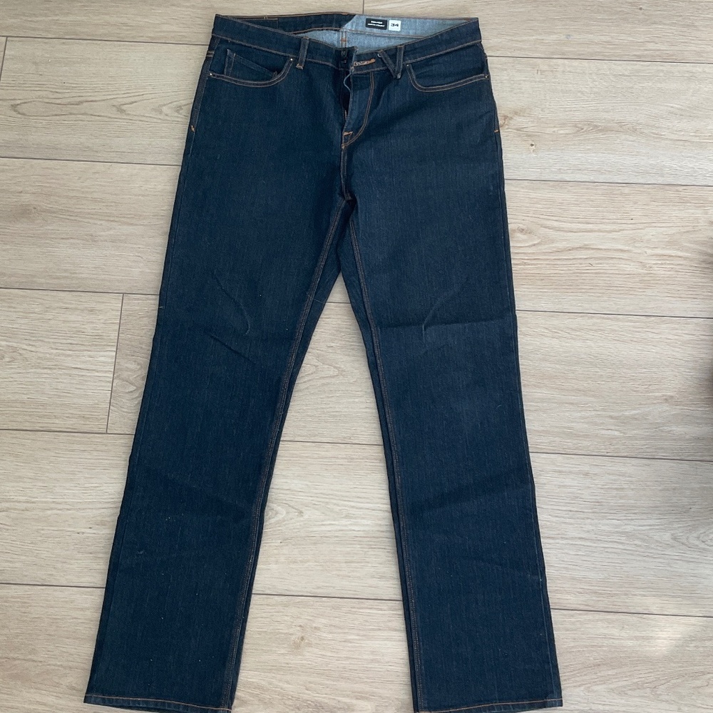 Volcom solver modern straight dark wash men’s jeans